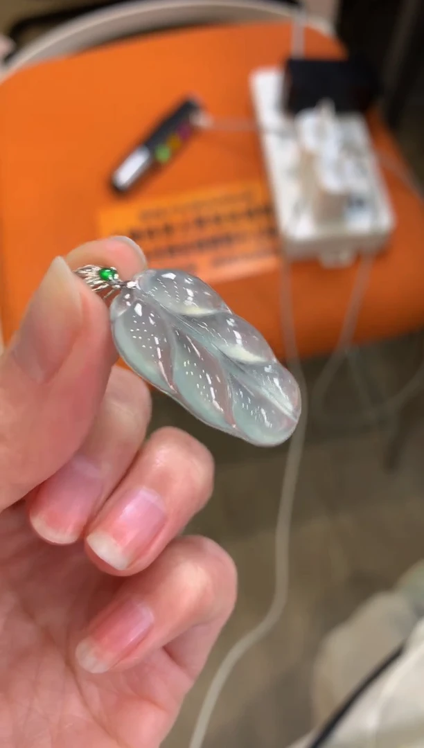 颈饰18K金镶嵌翡翠磨****️---126065