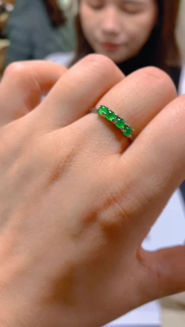 未镶嵌戒指翡翠多样性发一