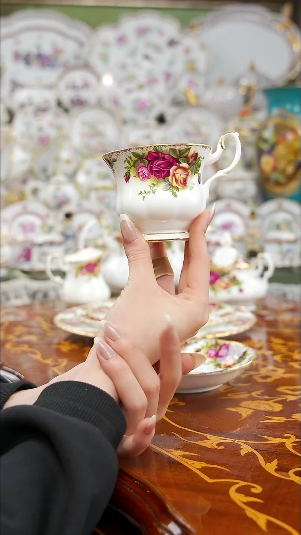 瓷婷婷中古瓷器如图所示38