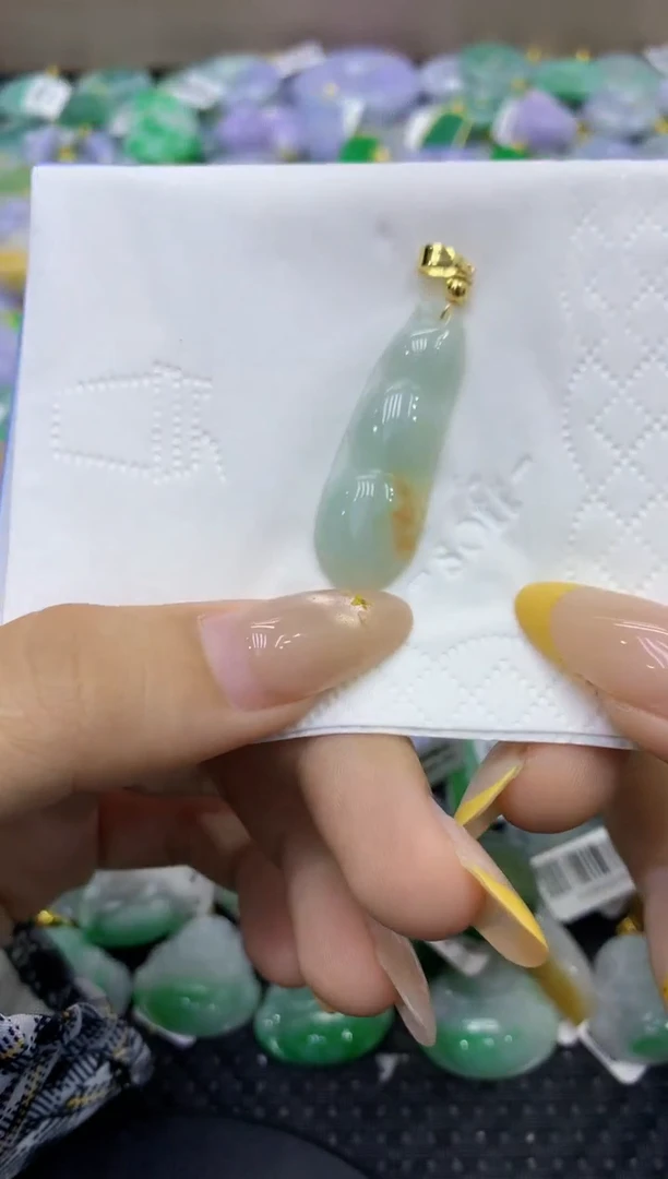 颈饰未镶嵌翡翠天然缅甸翡翠A货