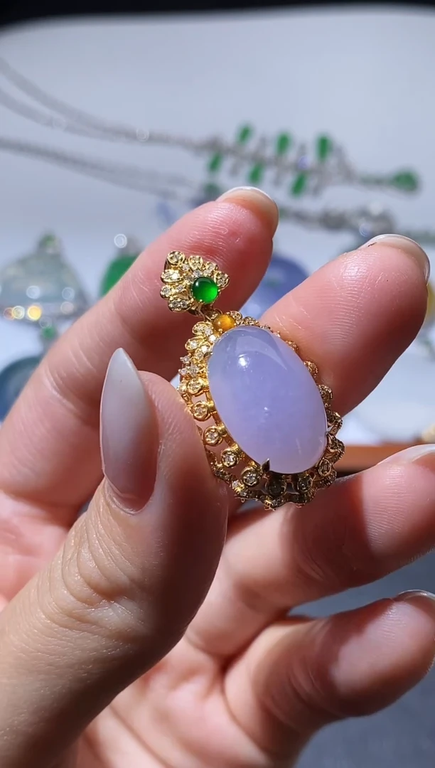 颈饰18K金镶嵌翡翠天然缅甸翡翠A货