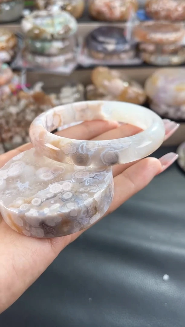 未镶嵌手镯石英质玉59