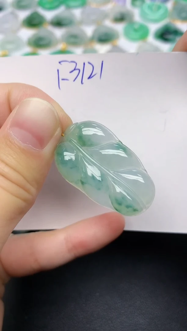 颈饰18K金镶嵌翡翠天然缅甸A货翡翠百元以上9元证书费自理