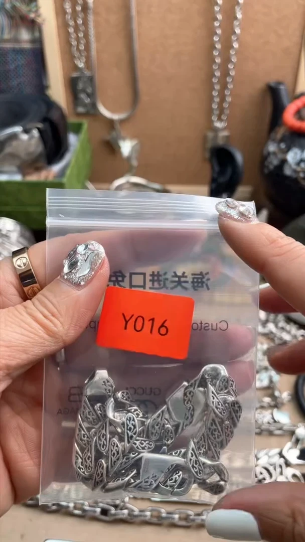 瓷片J**?新永华世家小姨子分铺