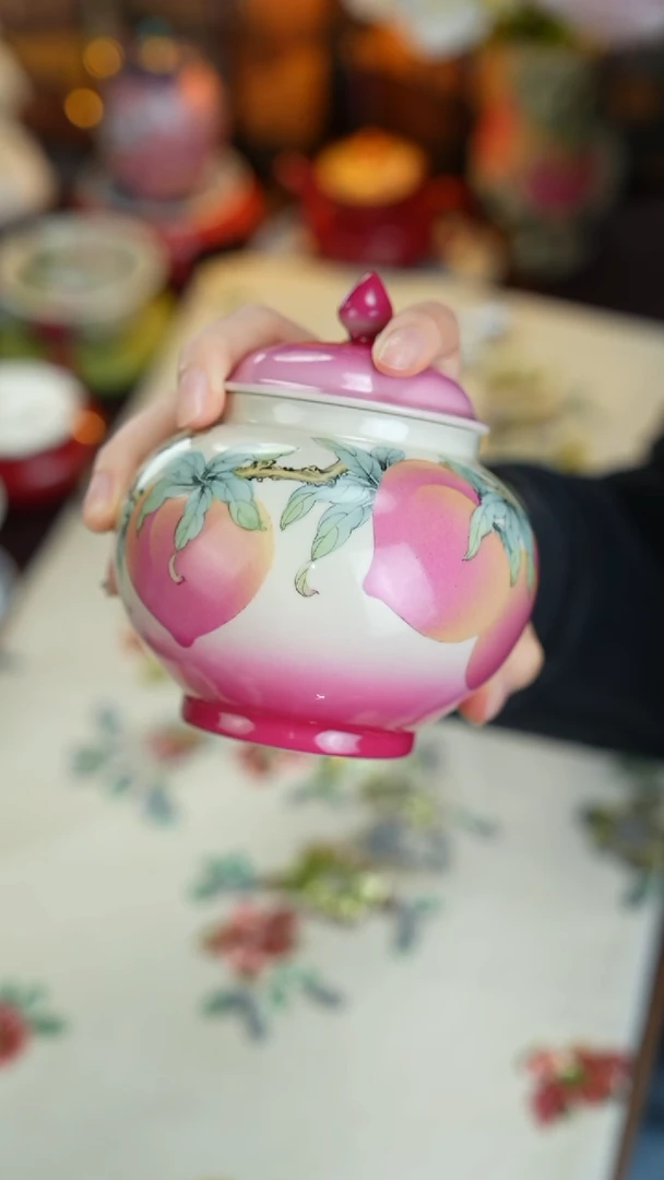 景德镇手工手绘雅圣粉彩茶叶罐