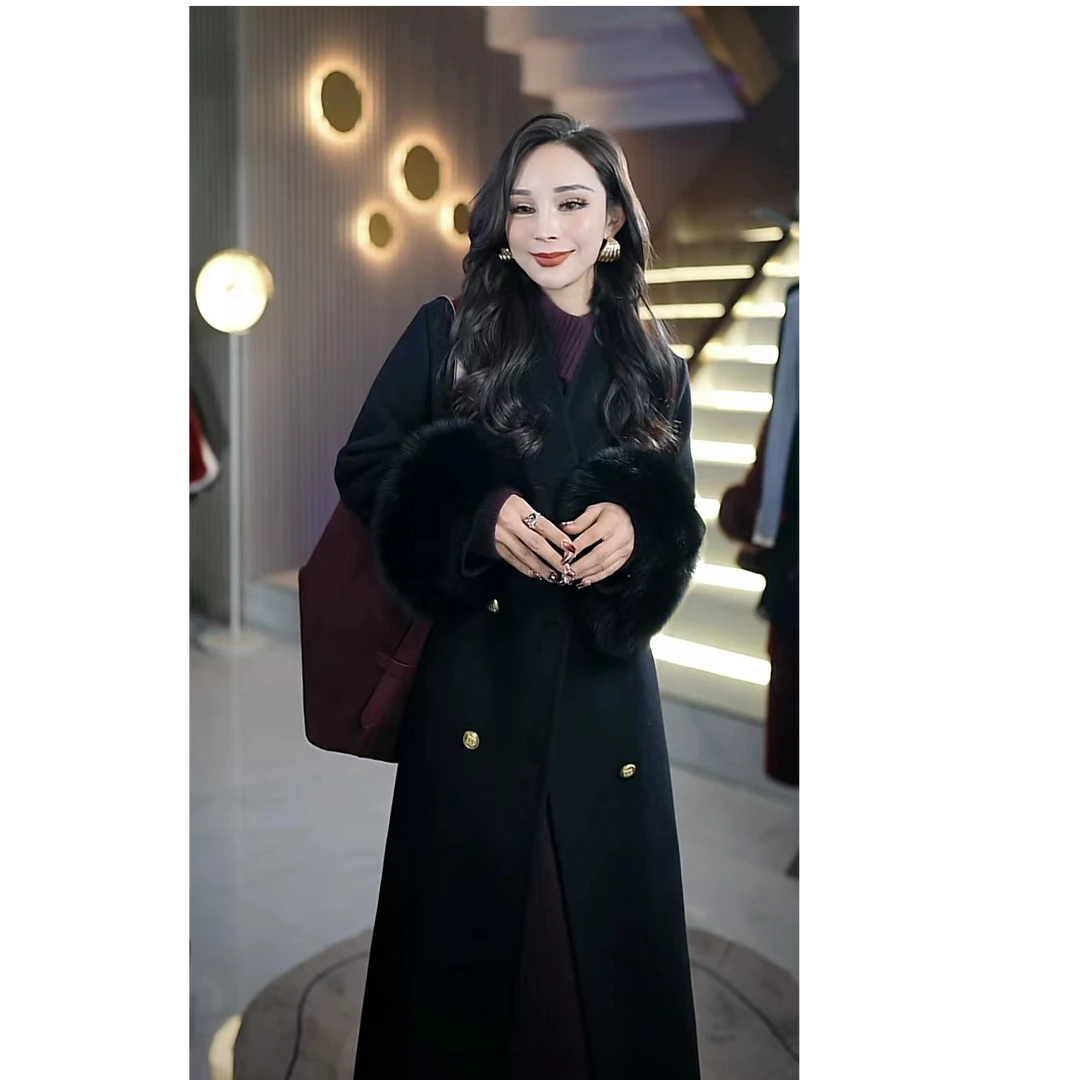高端定制款时尚气质百搭袖口毛毛女士双排扣长款大衣-W851595