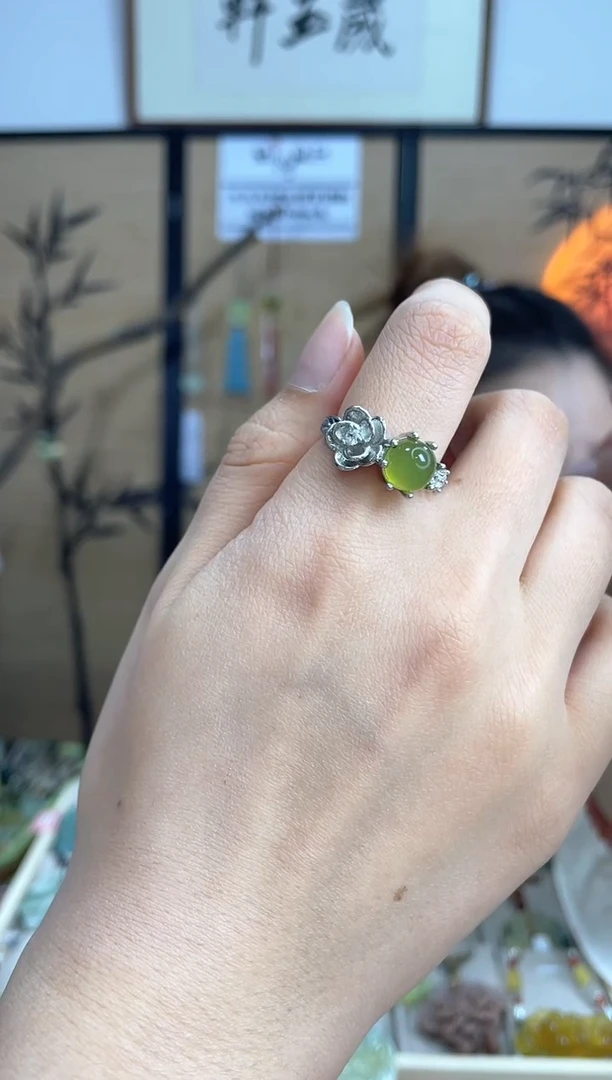 【闪购商品】岫玉戒指合金多样性发货其中发一