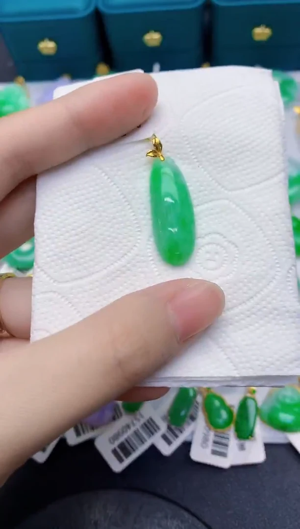 颈饰18K金镶嵌翡翠天然翡翠缅甸A货