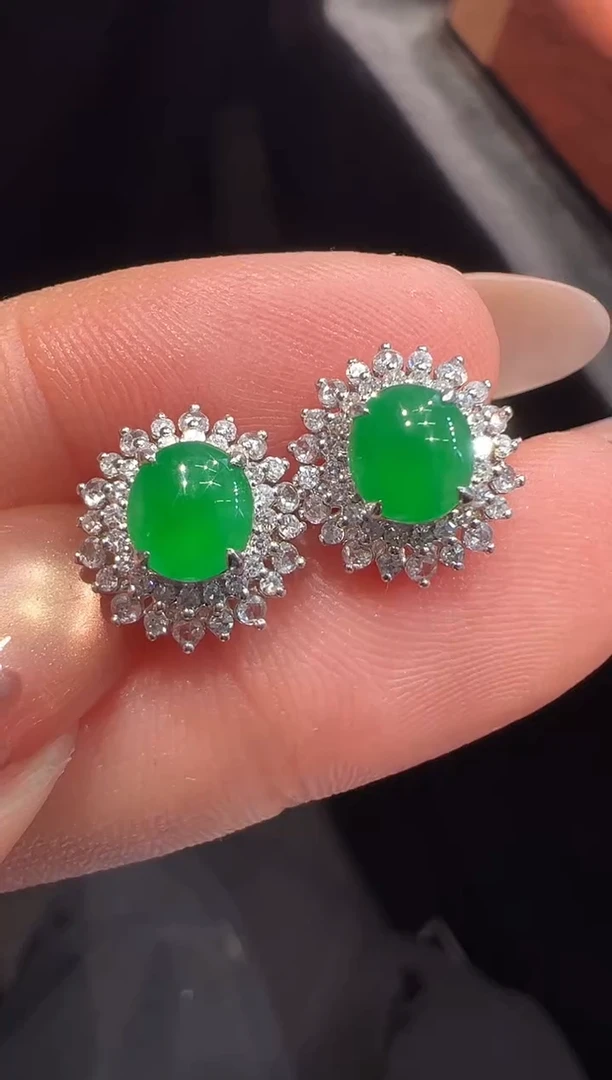 18K金镶嵌翡翠耳饰耳饰