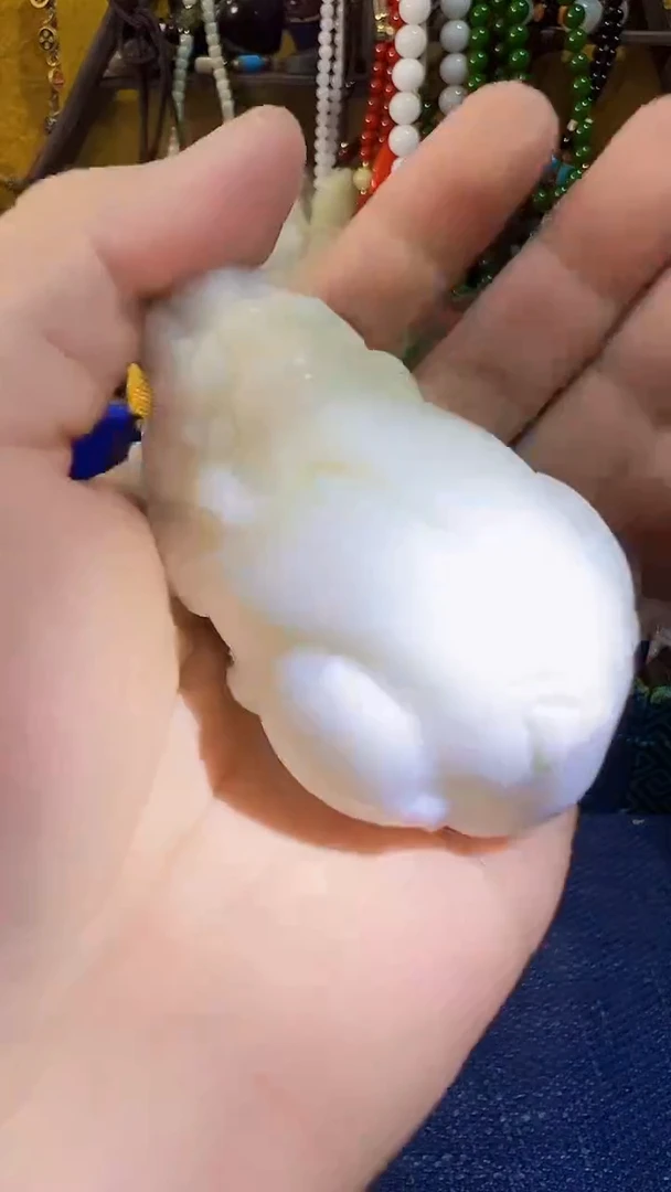 和田玉未镶嵌挂件和田 白貔貅把件（飞铃文玩）