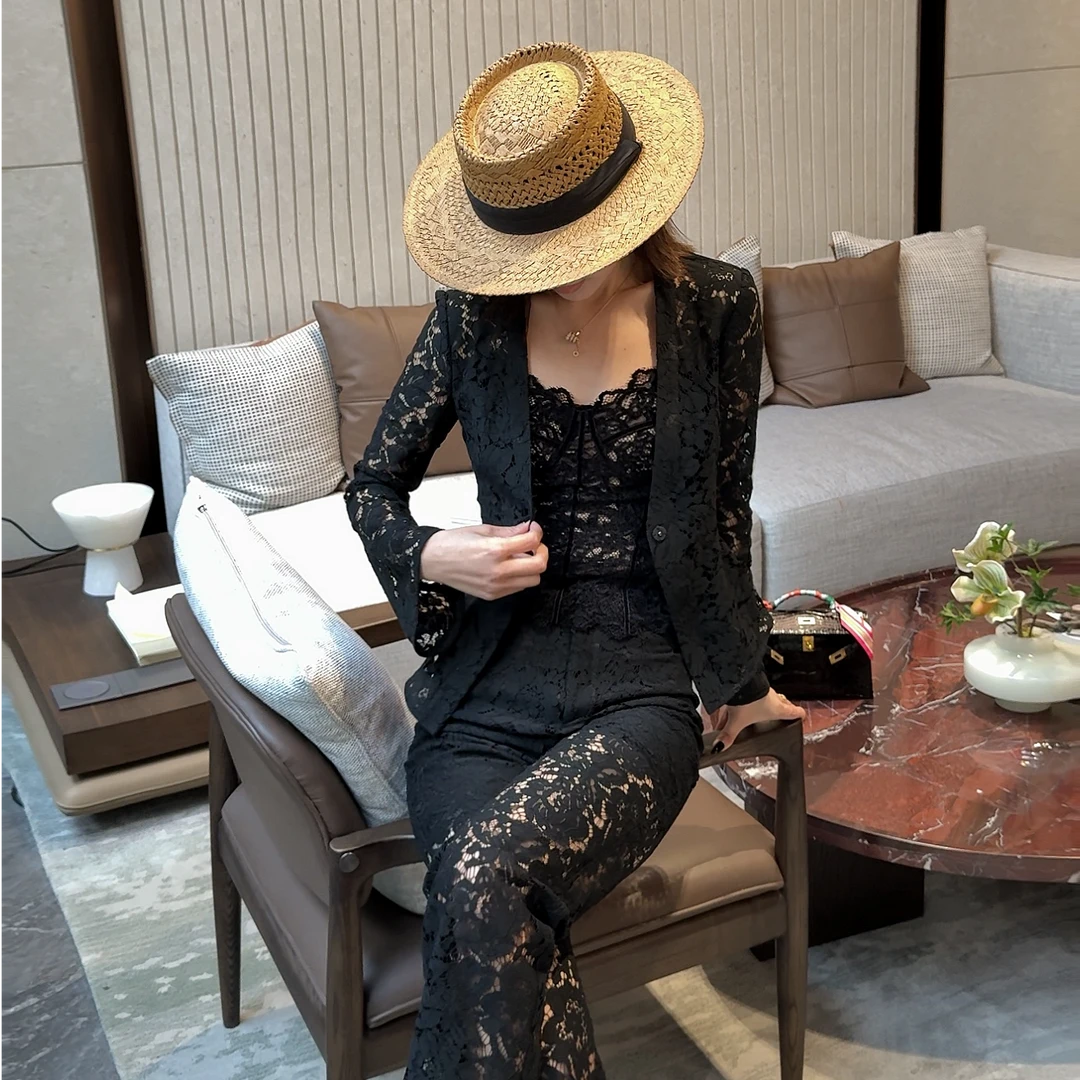 LUXURYMEMO【罗漫史】“浪漫罗曼史”重工镂空蕾丝雕花上衣