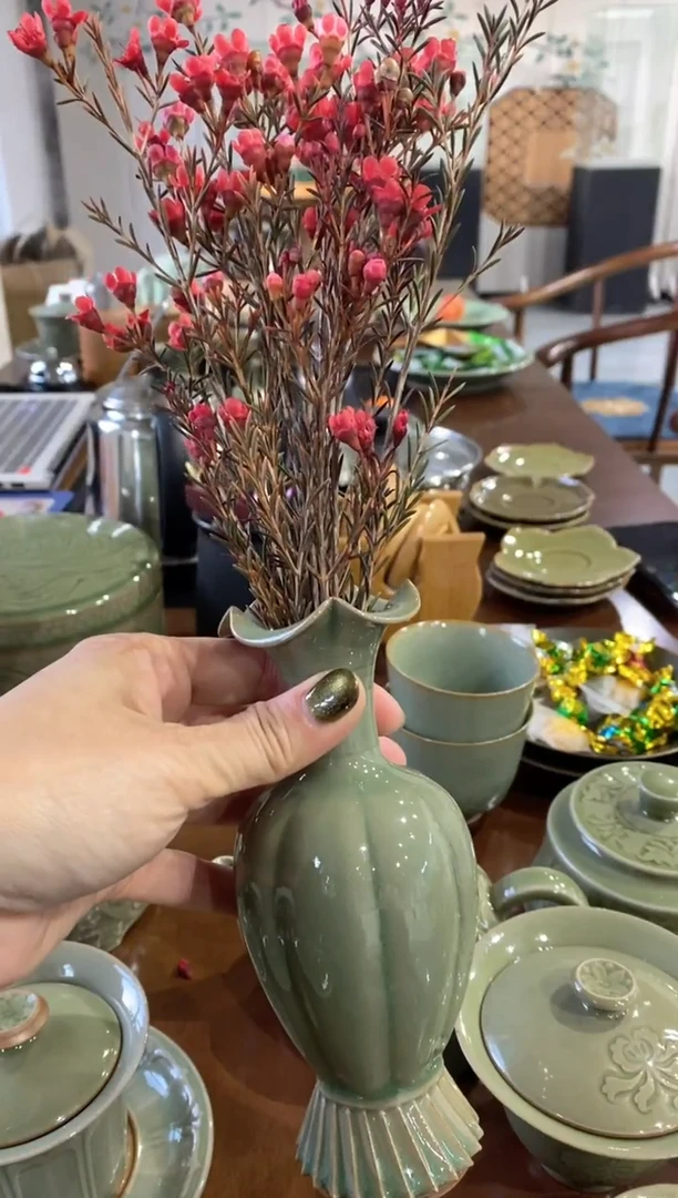 特价 言实 花口菇瓶 一个