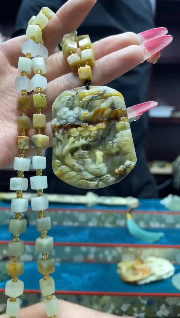 未镶嵌岫玉吊坠·