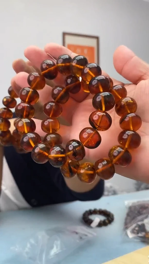 琥珀未镶嵌珠宝奇石假一罚百，抚顺琥珀多样性发一件