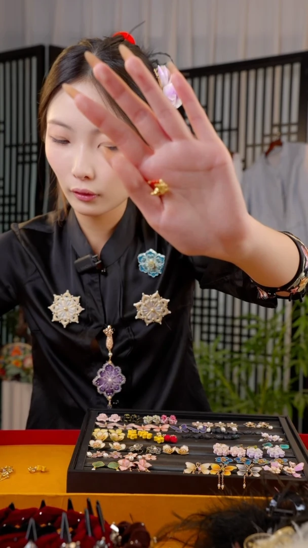 刺绣秋*妹非遗手工饰品