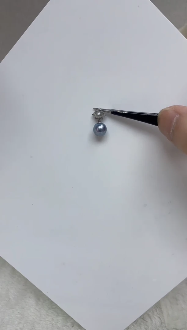 颈饰18K金镶嵌海水珍珠
