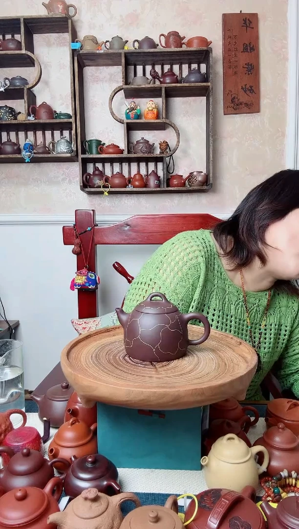 茶壶紫砂茄皮紫泥   秦权400CC