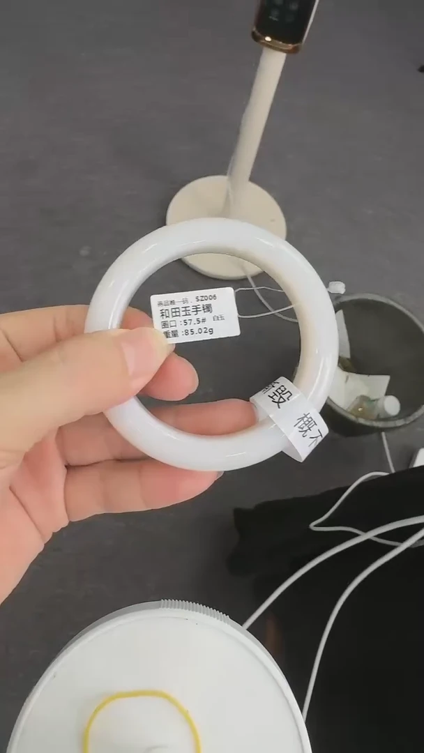 和田玉手镯未镶嵌羊脂白