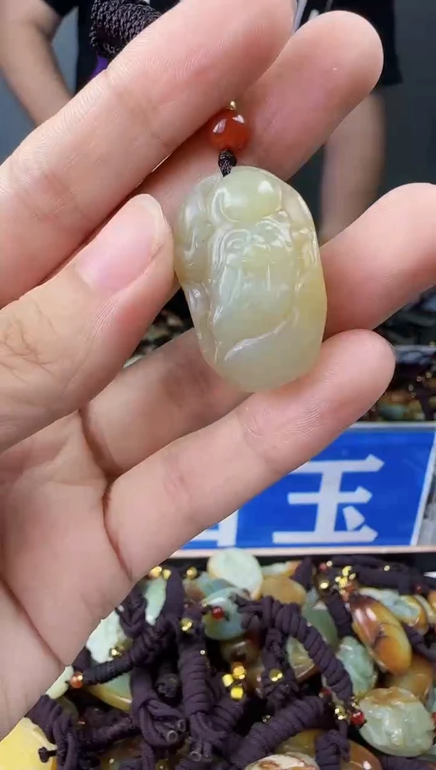 和田玉未镶嵌颈饰1