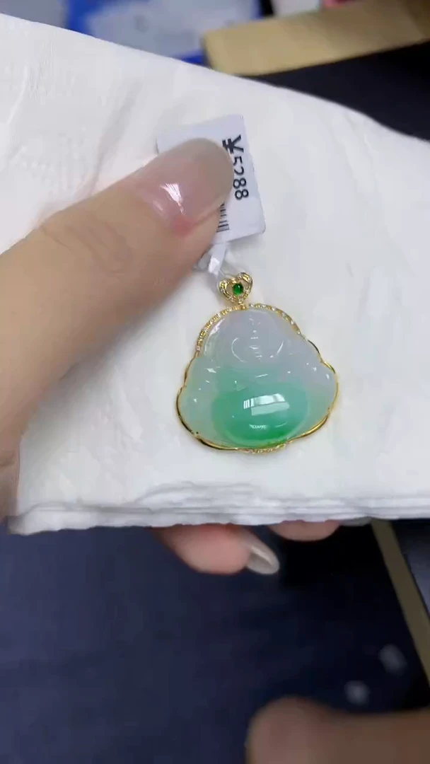 翡翠18K金镶嵌颈饰天然缅甸翡翠A货