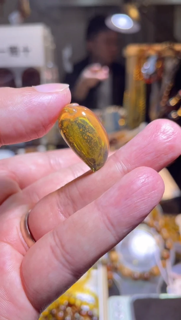 裸石琥珀未镶嵌花珀 小吊坠