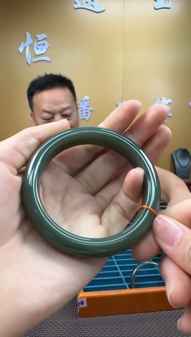 和田玉未镶嵌颈饰手镯58