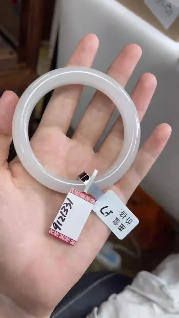 未镶嵌手镯和田玉56