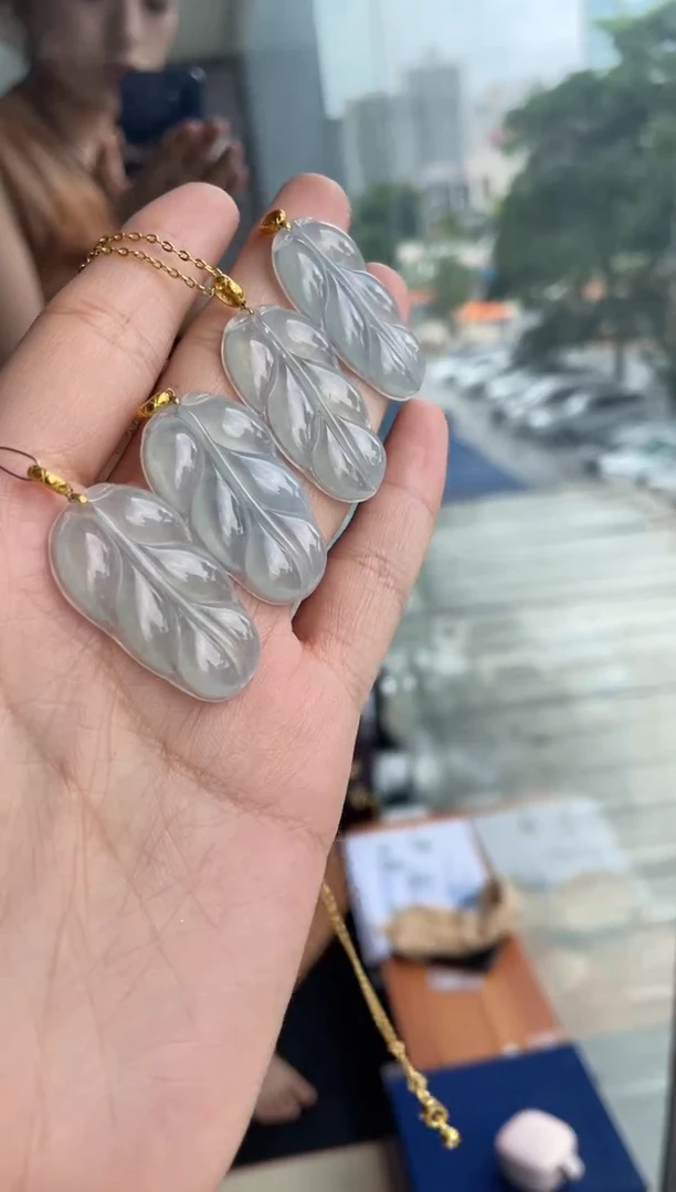 吊坠(不含链)18K金镶嵌翡翠天然缅甸A货翡翠多样性发其一