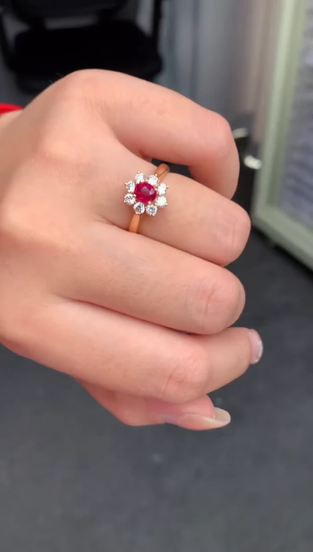 【闪购商品】红宝石戒指18K金镶嵌73分无烧红宝石戒指