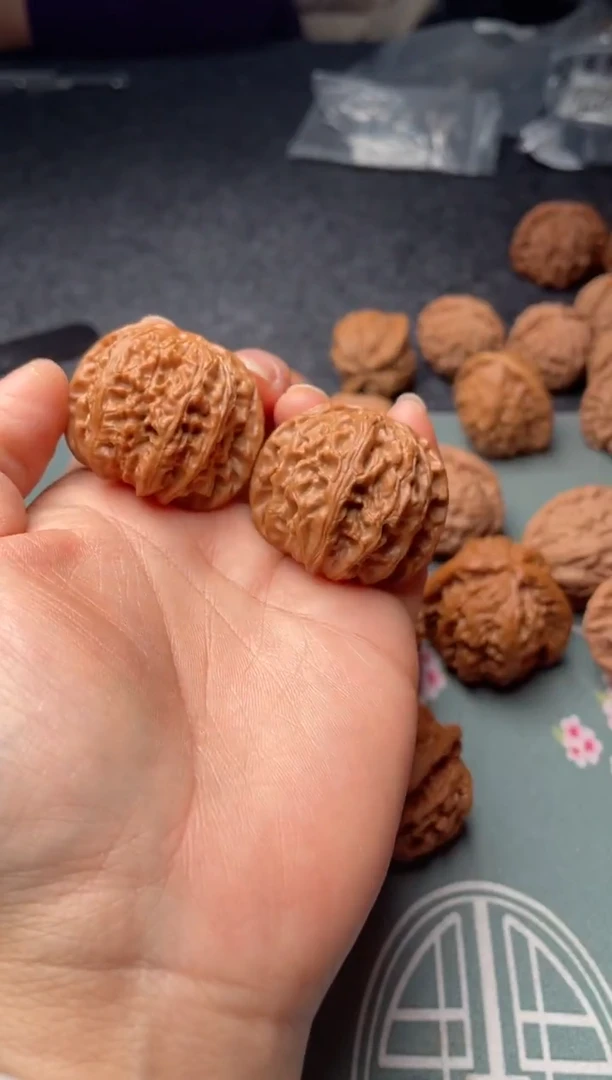 把件文玩核桃w256 白狮子38尺