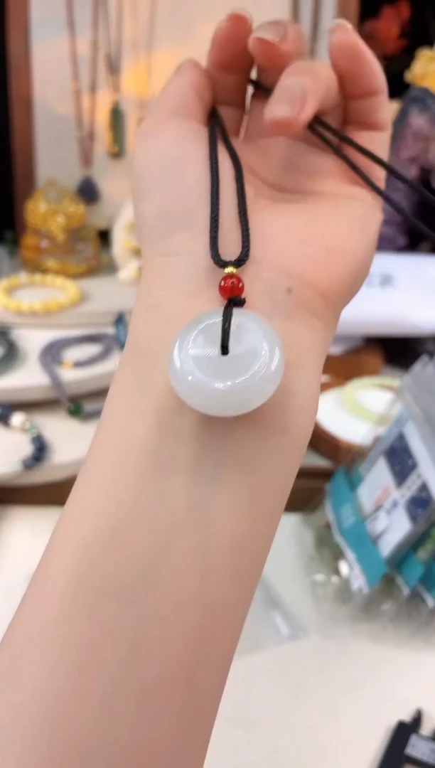 未镶嵌石英质玉手饰@@C021K018520