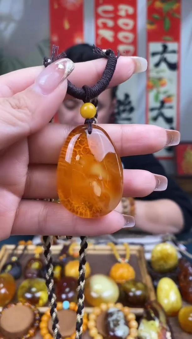 【闪购商品】琥珀裸石未镶嵌基地发货 一物一证 顺丰包邮