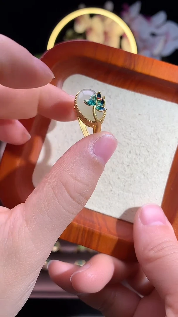 银S925镶嵌戒指和田玉1