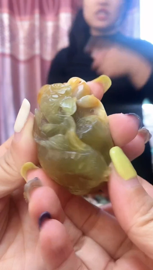未镶嵌岫玉吊坠