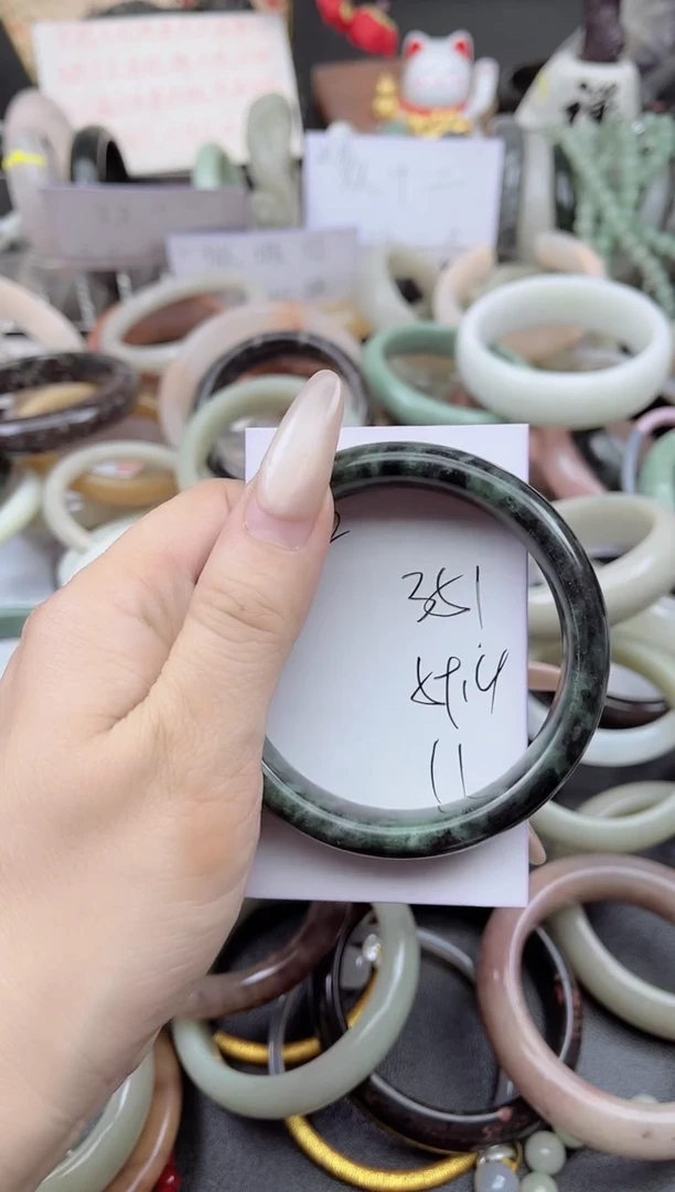 未镶嵌手镯石英质玉351