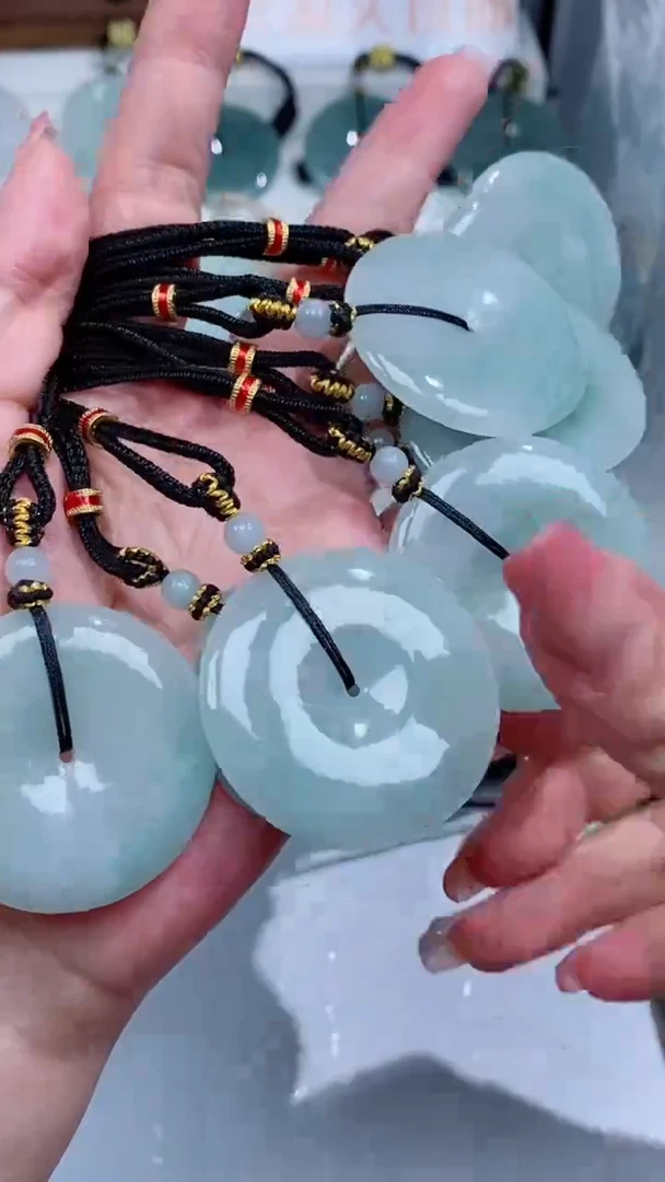 翡翠未镶嵌颈饰吊坠团购多样性发一件