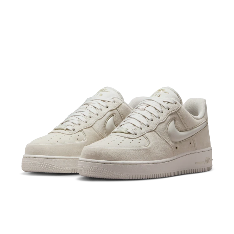 NIKE/耐克官方正品 女子低帮奶白色空军舒适板鞋HV4406-001