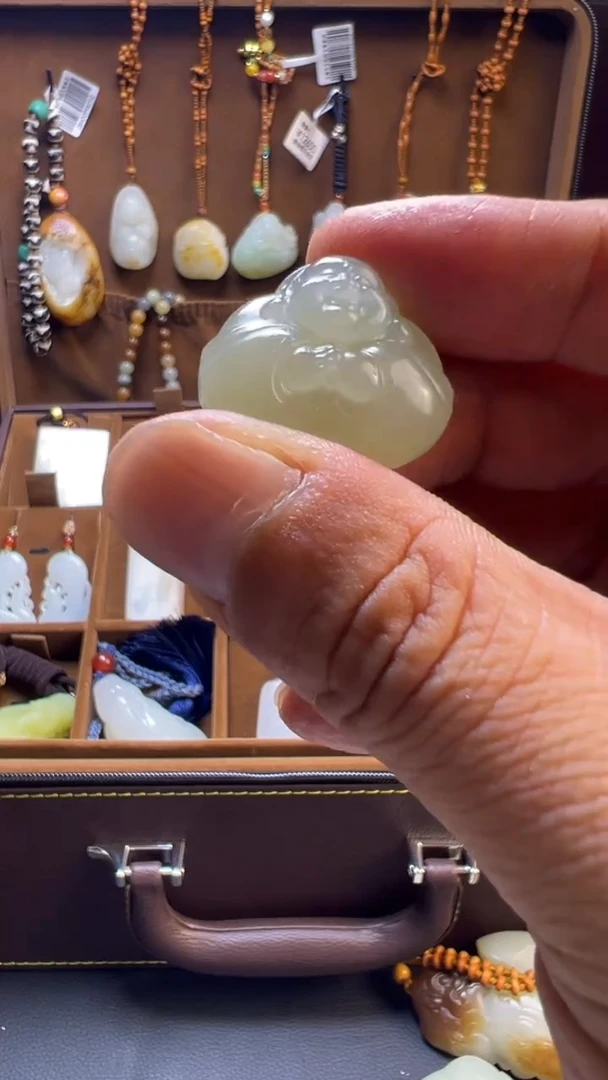 吊坠(赠链)未镶嵌和田玉?****?和田玉佛公挂坠