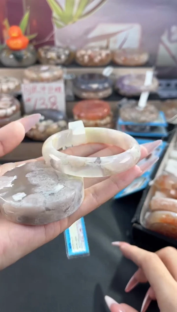 未镶嵌手镯石英质玉天然樱花玛瑙手镯56