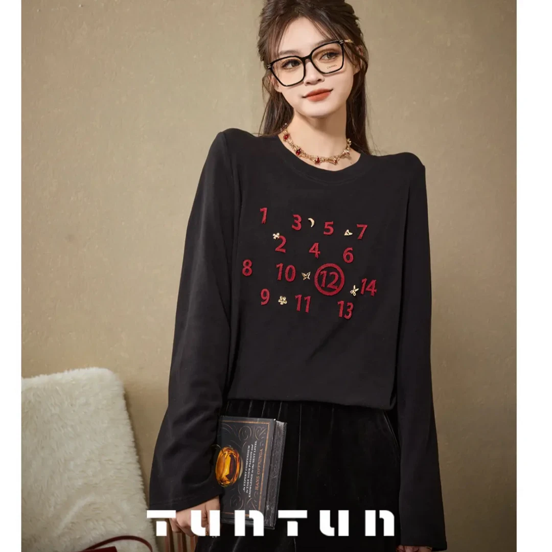 吞吞穿搭日记【倒计时 黑色】黑红撞色立体印花双面德绒长袖