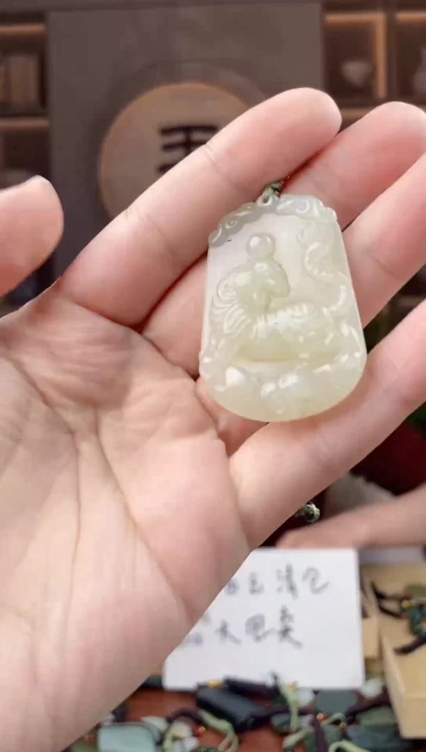 颈饰未镶嵌和田玉拍一发一，多样性发货