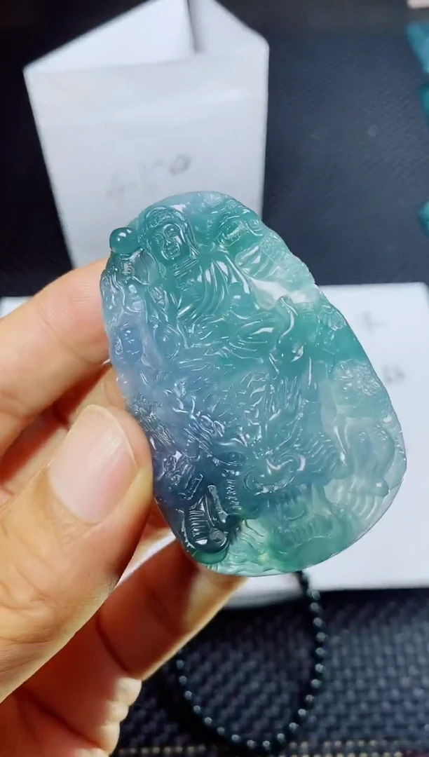 翡翠未镶嵌颈饰