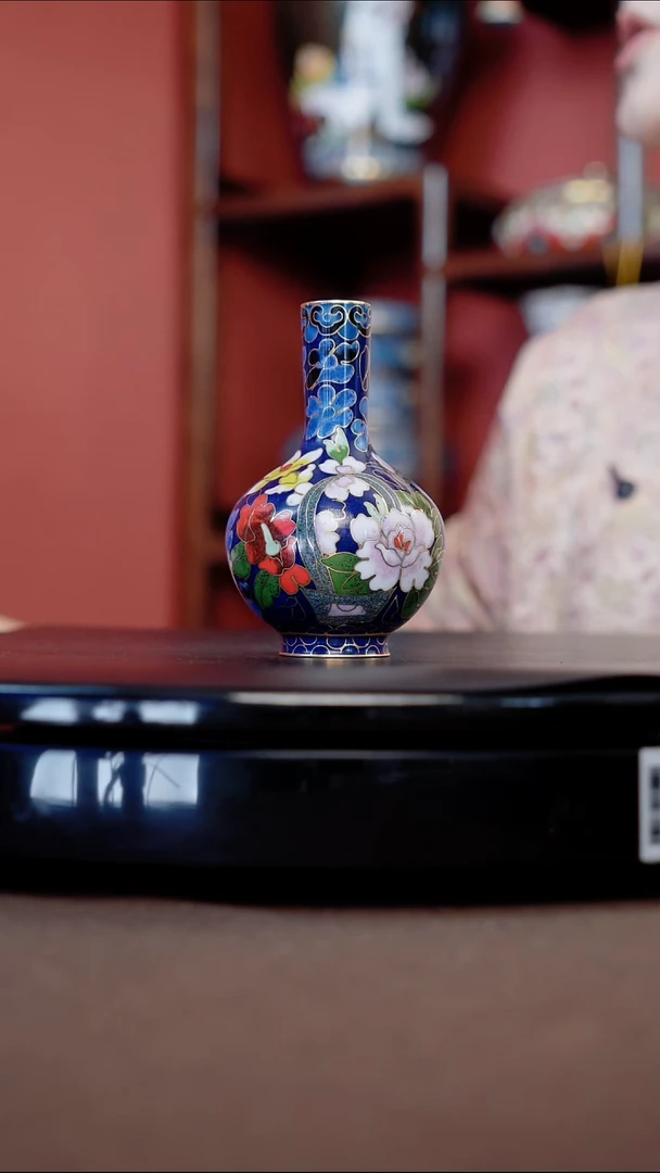 景泰蓝    万花天球瓶