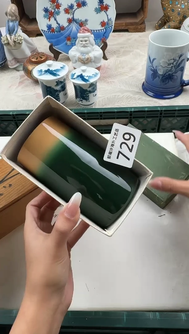 ?****?F          729