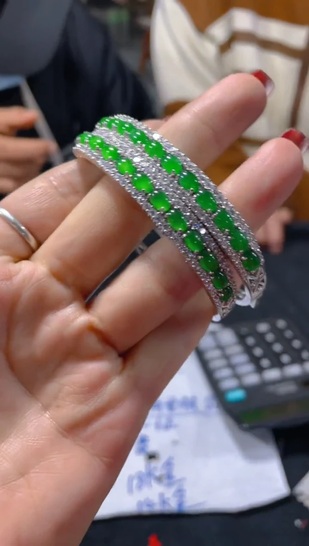 【闪购商品】定制翡翠未镶嵌天然A货翡多样性发货拍一发一