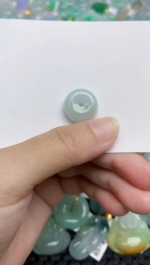 翡翠未镶嵌颈饰天然A货翡翠