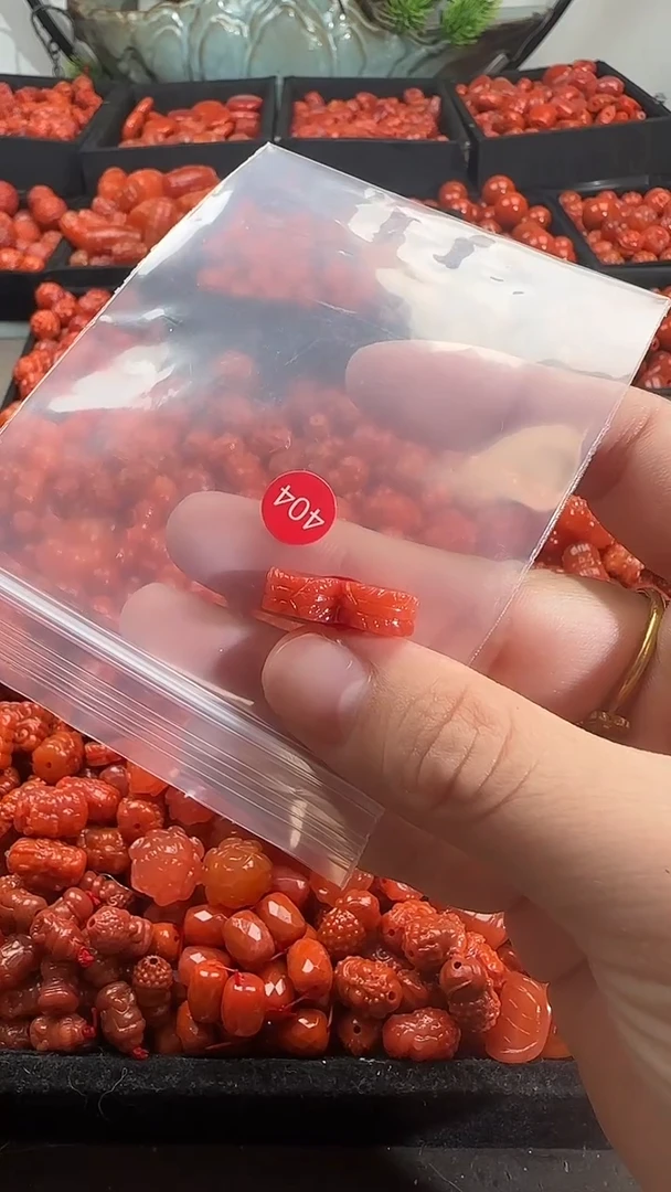 颈饰未镶嵌南红玛瑙1