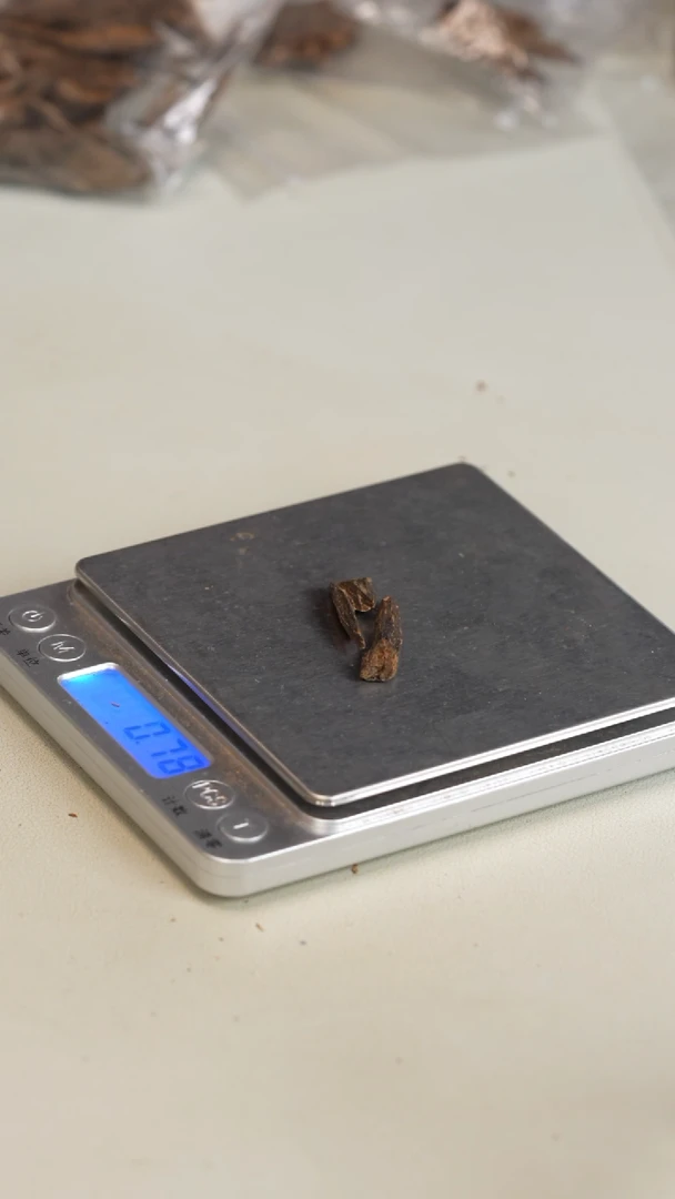 沉香沉香碎屑柬埔寨菩萨0.78g