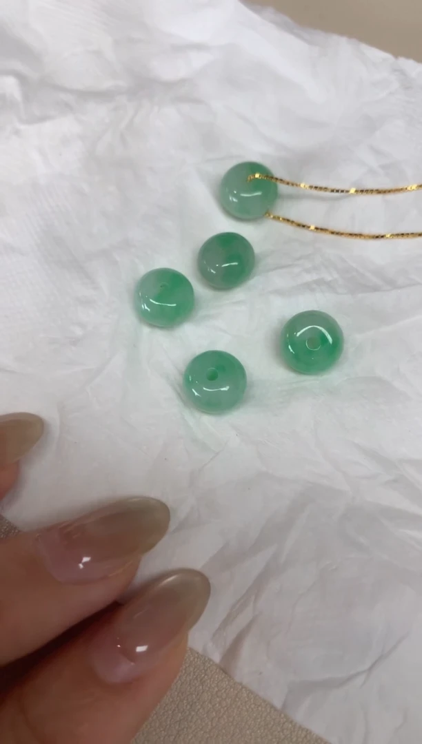 翡翠18K金镶嵌吊坠(赠链)单珠送银链 多样性发货1颗