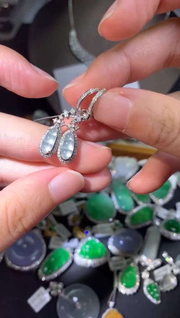 吊坠(不含链)18K金镶嵌翡翠耳坠